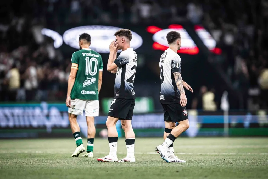 Atletas do Corinthians contra o Guarani. Foto: Leonardo Lima/AGIF