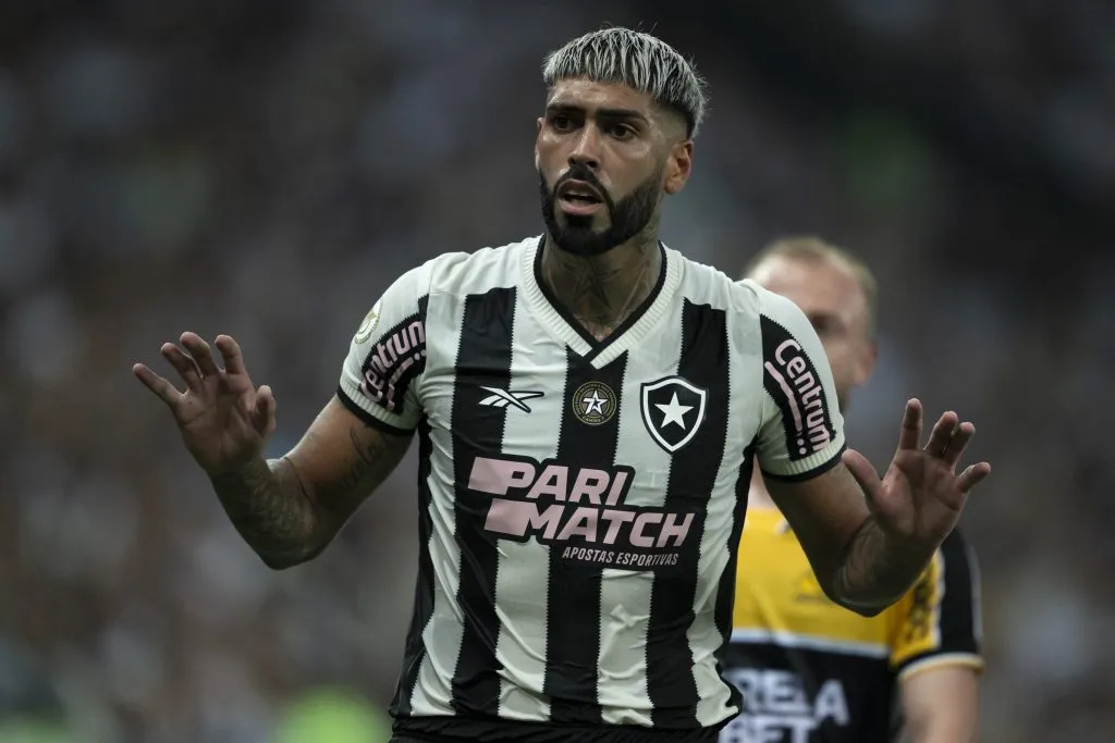 RJ – RIO DE JANEIRO – 18/10/2024 – BRASILEIRO A 2024, BOTAFOGO X CRICIUMA – Barboza jogador do Botafogo durante partida contra o Criciuma no estadio Maracana pelo campeonato Brasileiro A 2024. Foto: Jorge Rodrigues/AGIF
