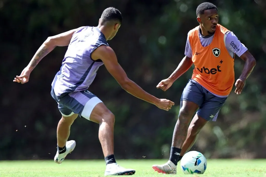 O elenco do Glorioso intensificou os treinos com foco na grande final da Recopa no Nilton Santos. Foto: Vítor Silva/BFR