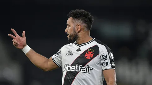 Payet durante jogo do Vasco contra o Botafogo no Engenhão em 2024.