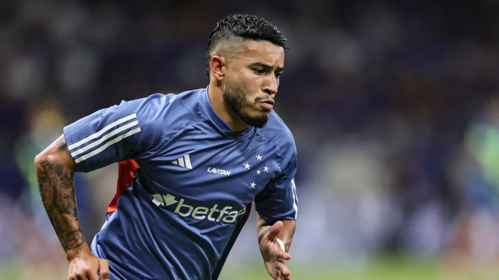 William vem buscando a sua evolução em campo – Foto: Gilson Lobo/AGIF