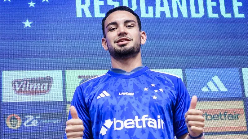 Peralta em sua chegada ao Cruzeiro. Foto: Gustavo Aleixo/Cruzeiro