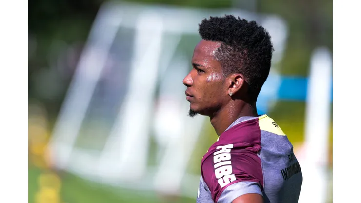 Thiago Mendes, ex-volante do São Paulo