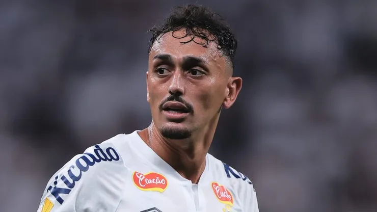 Diego Pituca tem contrato no Santos até o fim de 2027 - Foto: Ettore Chiereguini/AGIF