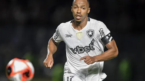 RJ - RIO DE JANEIRO - 23/02/2025 - CARIOCA 2025, VASCO X BOTAFOGO - Marlon Freitas jogador do Botafogo durante partida contra o Vasco no estadio Sao Januario pelo campeonato Carioca 2025. Foto: Thiago Ribeiro/AGIF