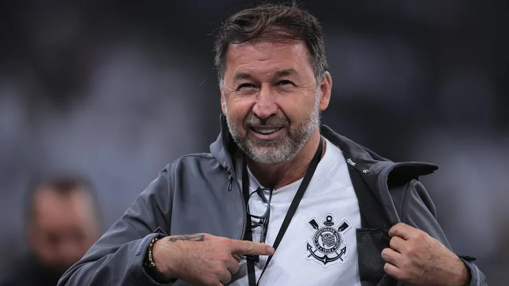 Augusto Melo espera vender o jovem do Corinthians por valor recorde.