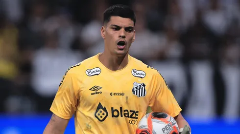 Gabriel Brazão é titular do Peixe. Foto: Ettore Chiereguini/AGIF.