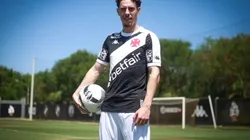 Nuno Moreira anunciado pelo Vasco — Foto: Matheus Lima/Vasco