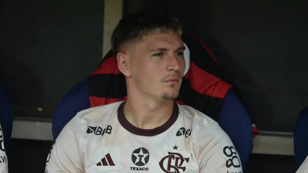 Varela jogador do Flamengo durante partida contra o Juventude no estádio Maracanã pelo campeonato Brasileiro A 2024. Foto: Thiago Ribeiro/AGIF
