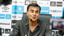 Gustavo Quinteros em partida do Campeonato Gaúcho 2025/ Foto: Luiz Erbes/AGIF