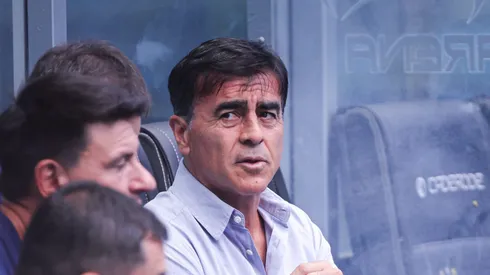 RS - PORTO ALEGRE - 01/02/2025 - GAUCHO 2025, GREMIO X SAO LUIZ-RS - Gustavo Quinteros tecnico do Gremio durante partida contra o Sao Luiz-RS no estadio Arena do Gremio pelo campeonato Gaucho 2025.