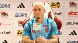 Varela concedeu entrevista coletiva. Foto: Gilvan de Souza/Flamengo