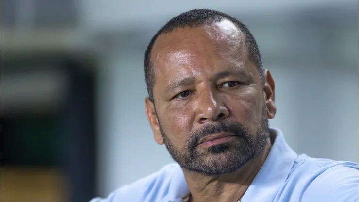 Neymar pai em jogo do Peixe na Vila Belmiro.