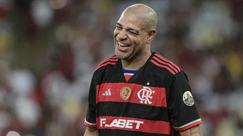 Adriano acabou não voltando para o Flamengo, time do coração.