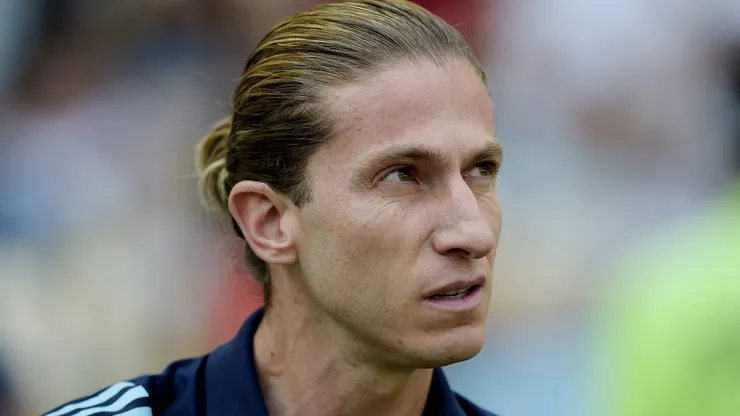 Filipe Luís não poderá contar com Danilo em primeiro clássico contra o Vasco, no Nilton Santos.