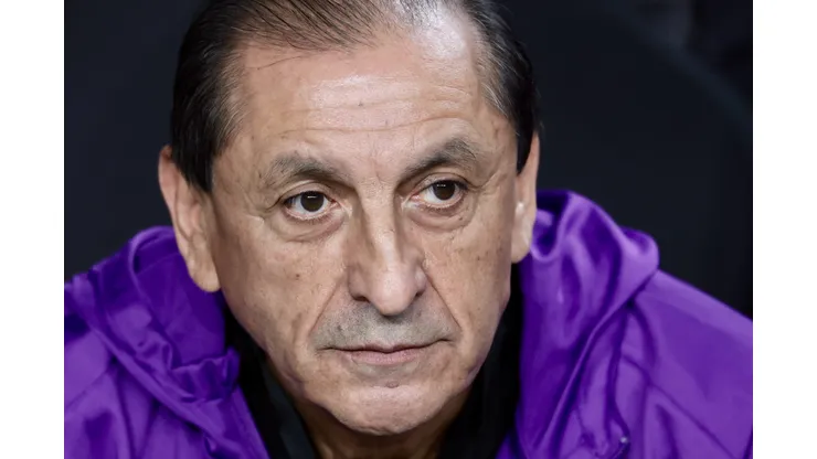 Ramón Díaz foi muito criticado pela Fiel em classificação suada na Libertadores