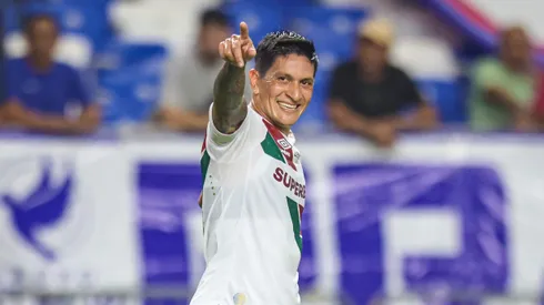 Cano comemora seu gol durante partida contra o Águia de Marabá.