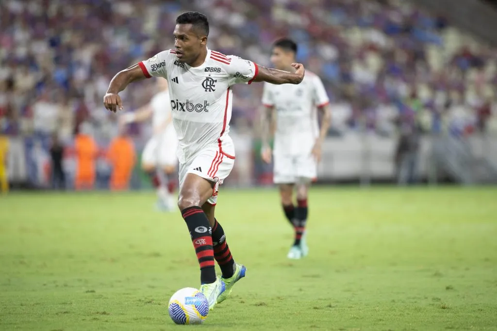 Alex Sandro jogador do Flamengo – Foto: Baggio Rodrigues/AGIF