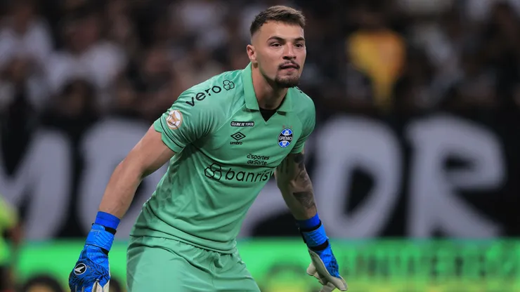 Gabriel Grando, goleiro do Grêmio durante partida contra o Corinthians no estadio Arena Corinthians pelo campeonato Brasileiro A 2023. Foto: Ettore Chiereguini/AGIF
