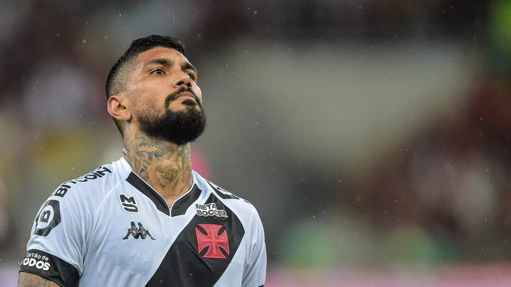 Yuro Lara lamenta derrota para o Flamengo pelo Carioca. Foto: Thiago Ribeiro/AGIF.