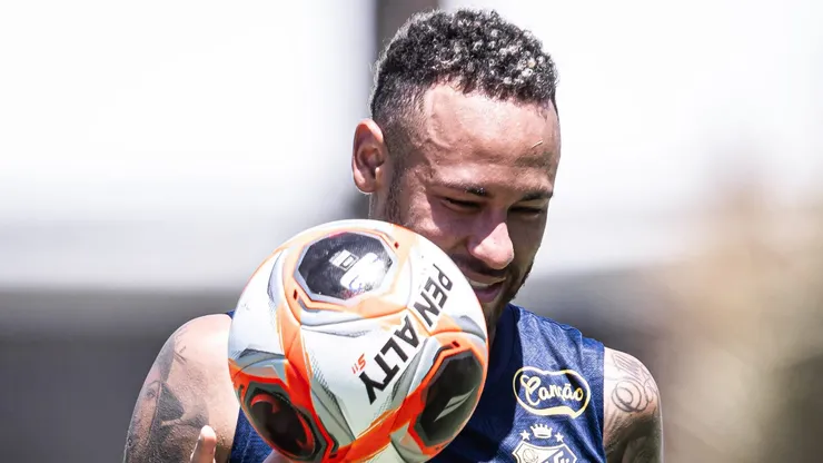 Neymar em ação no treinamento.