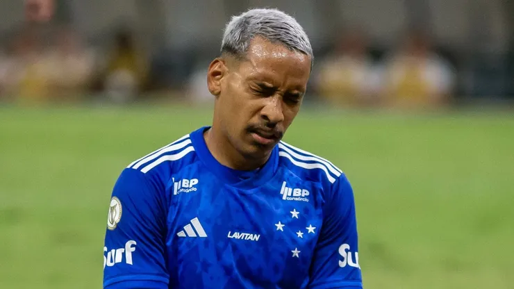 Matheus Pereira ainda pode sair do Cruzeiro - Foto: Fernando Moreno/AGIF.