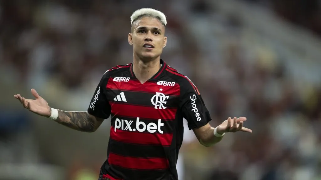 Luiz Araújo é reserva no Flamengo - Foto: Jorge Rodrigues/AGIF.