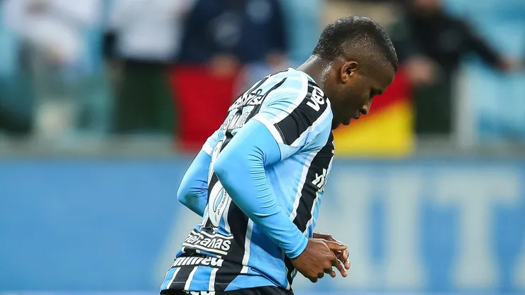 Elias Manoel jogador do Grêmio lamenta chance perdida durante partida contra o Criciúma no estádio Arena do Grêmio pelo campeonato Brasileiro B 2022. Foto: Pedro H. Tesch/AGIF