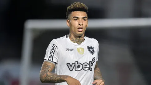 Igor Jesus, do Botafogo, não foi uma das principais escolhas de Felipe Melo para o Brasileirão – Foto: Thiago Ribeiro/AGIF