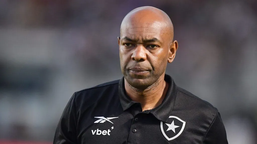 Claudio Caçapa, técnico do Botafogo