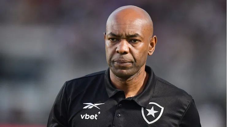 Claudio Caçapa, técnico interino do Botafogo