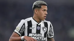 Matheus Martins, jogador do Botafogo durante partida contra o Fortaleza no estadio Engenhao pelo campeonato Brasileiro A 2024. Foto: Thiago Ribeiro/AGIF