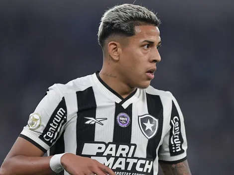 Matheus Martins é alvo de críticas da torcida após derrota na Recopa