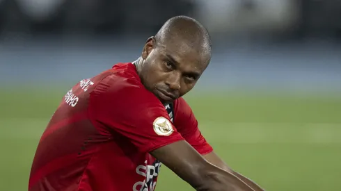 Fernandinho em partida contra o Botafogo, em 2024