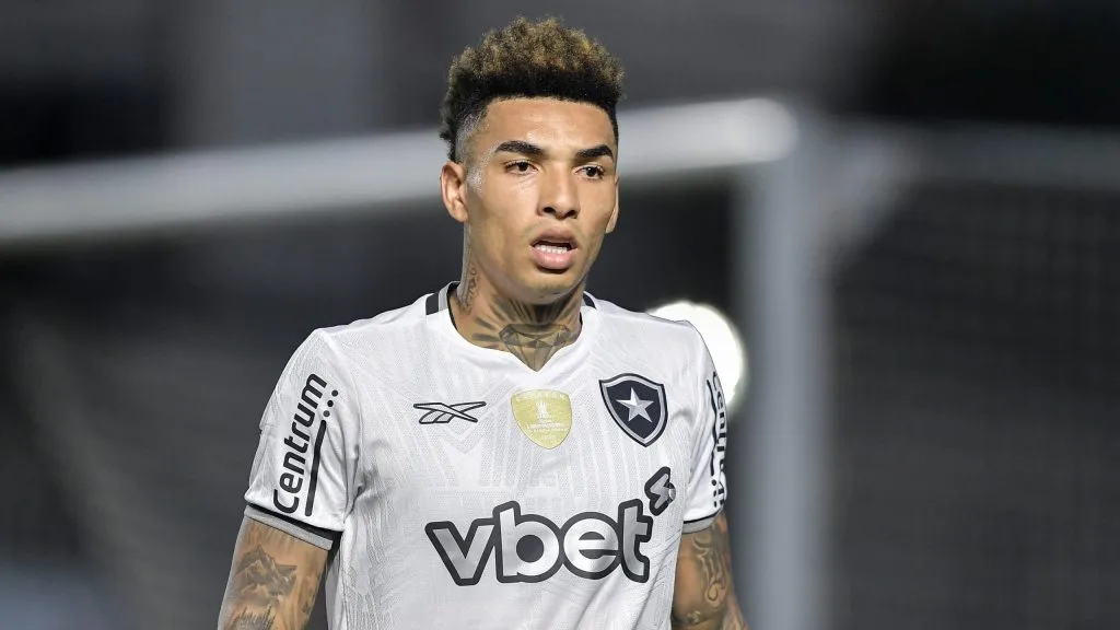 Igor Jesus durante partida. Foto: Thiago Ribeiro/AGIF