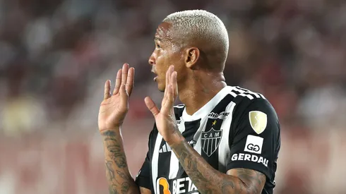 Deyverson pode estar de saída - Foto: Daniel Jayo/Getty Images.