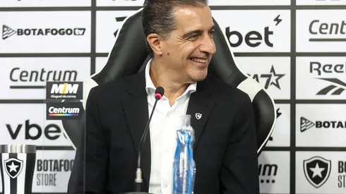 Paiva explica que filosofia do Botafogo o aceitou a aceitar proposta de Textor