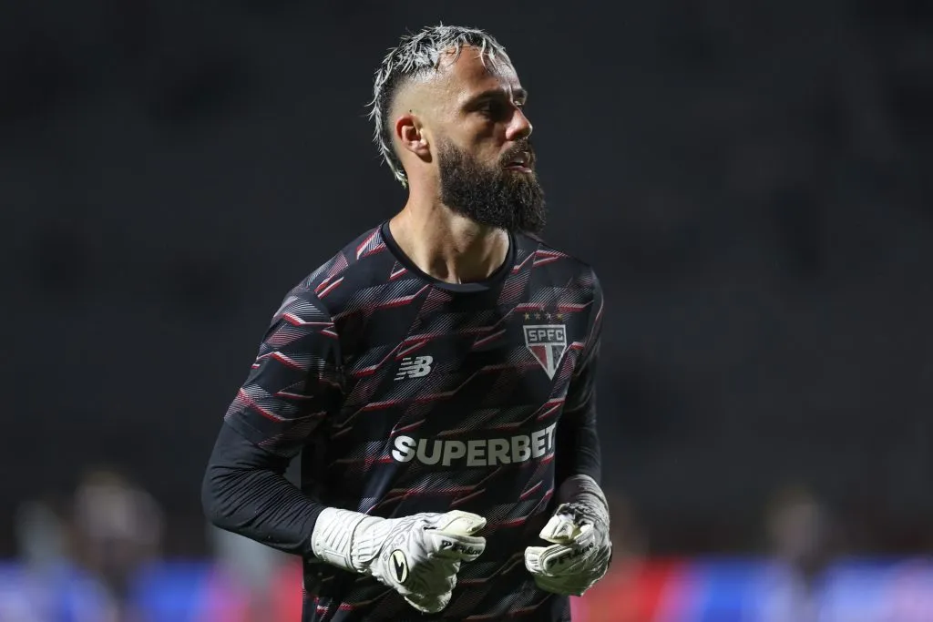 Jandrei antes de uma partida do São Paulo. Foto: Marcello Zambrana/AGIF