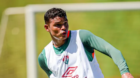 Thiago Silva durante treino no CT.