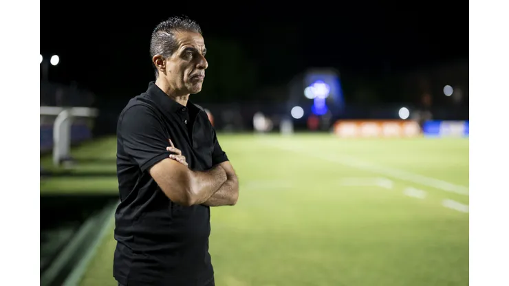 Renato Paiva, ex-técnico do Bahia durante partida contra o Vasco no estádio São Januário pelo campeonato BRASILEIRO A 2023. Foto: Jorge Rodrigues/AGIF