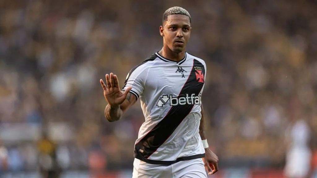 David, jogador do Vasco, comemora seu gol durante partida contra o Criciúma, pelo Campeonato Brasileiro. Foto: Beno Kuster Nunes/AGIF.