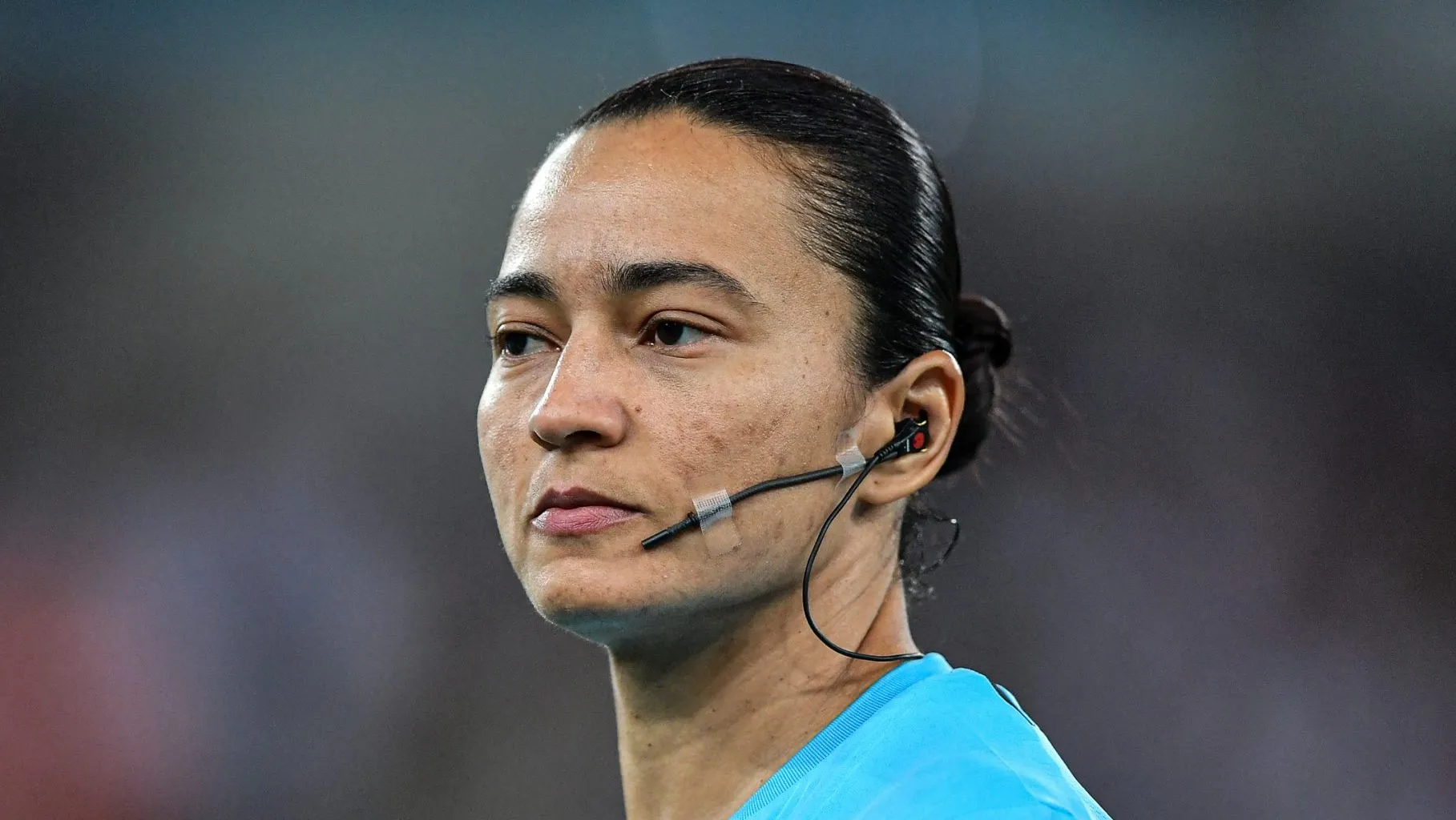 Edina Alves Batista é a árbitra mais conhecida do país.