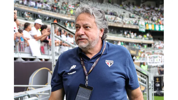 MG - BELO HORIZONTE - 04/02/2024 - SUPERCOPA 2024, PALMEIRAS X SAO PAULO - Julio Casares Presidente do Sao Paulo durante partida contra o Palmeiras no estadio Mineirao pelo campeonato Supercopa 2024. Foto: Gilson Lobo/AGIF