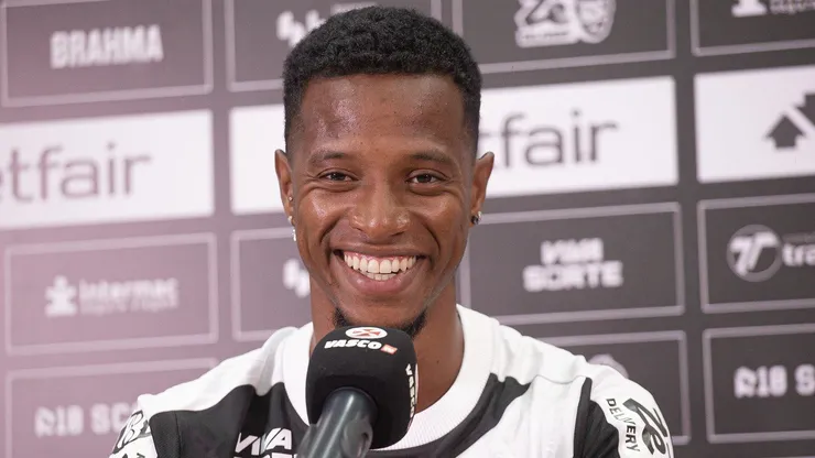 Tchê Tchê está fora do time titular do Vasco contra Flamengo por dores no joelho - Foto: Matheus Lima/Vasco.