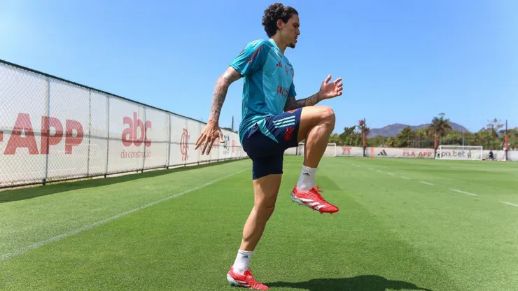 Pedro durante treinamento do Flamengo no CT Ninho do Urubu - Foto: Gilvan de Souza/Flamengo