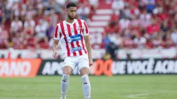 Robson Reis jogador do Náutico durante partida contra o Botafogo-PB no estádio Aflitos pelo campeonato Copa Do Nordeste 2024. Foto: Rafael Vieira/AGIF