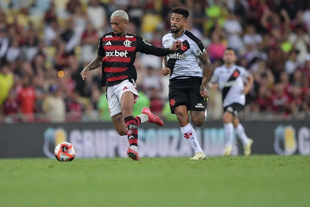 Wesley em ação no clássico contra o Vasco no Carioca. Foto: Thiago Ribeiro/AGIF