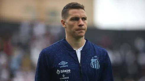 Julio Furch jogador do Santos durante partida contra o Amazonas no estádio Vila Belmiro pelo campeonato Brasileiro B 2024.