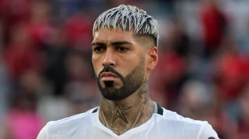 Alexander Barboza em ação pelo Botafogo - Foto: Robson Mafra/AGIF