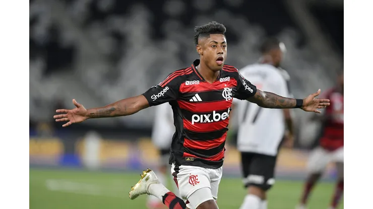 RJ - RIO DE JANEIRO - 01/03/2025 - CARIOCA 2025, VASCO X FLAMENGO - Bruno Henrique jogador do Flamengo comemora seu gol durante partida contra o Vasco no estadio Engenhao pelo campeonato Carioca 2025. Foto: Thiago Ribeiro/AGIF